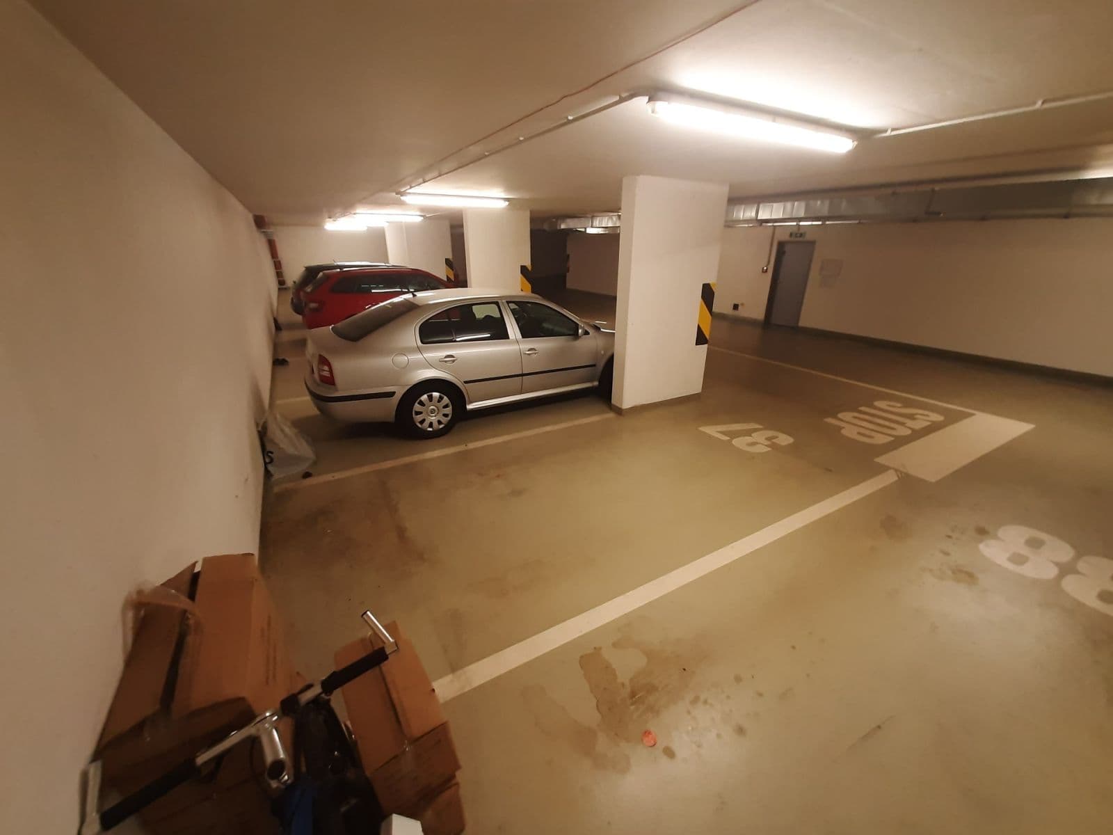 Prenájom garáže 15 m², Praha, Praha Prenájom garáže 15 m², Praha, Praha