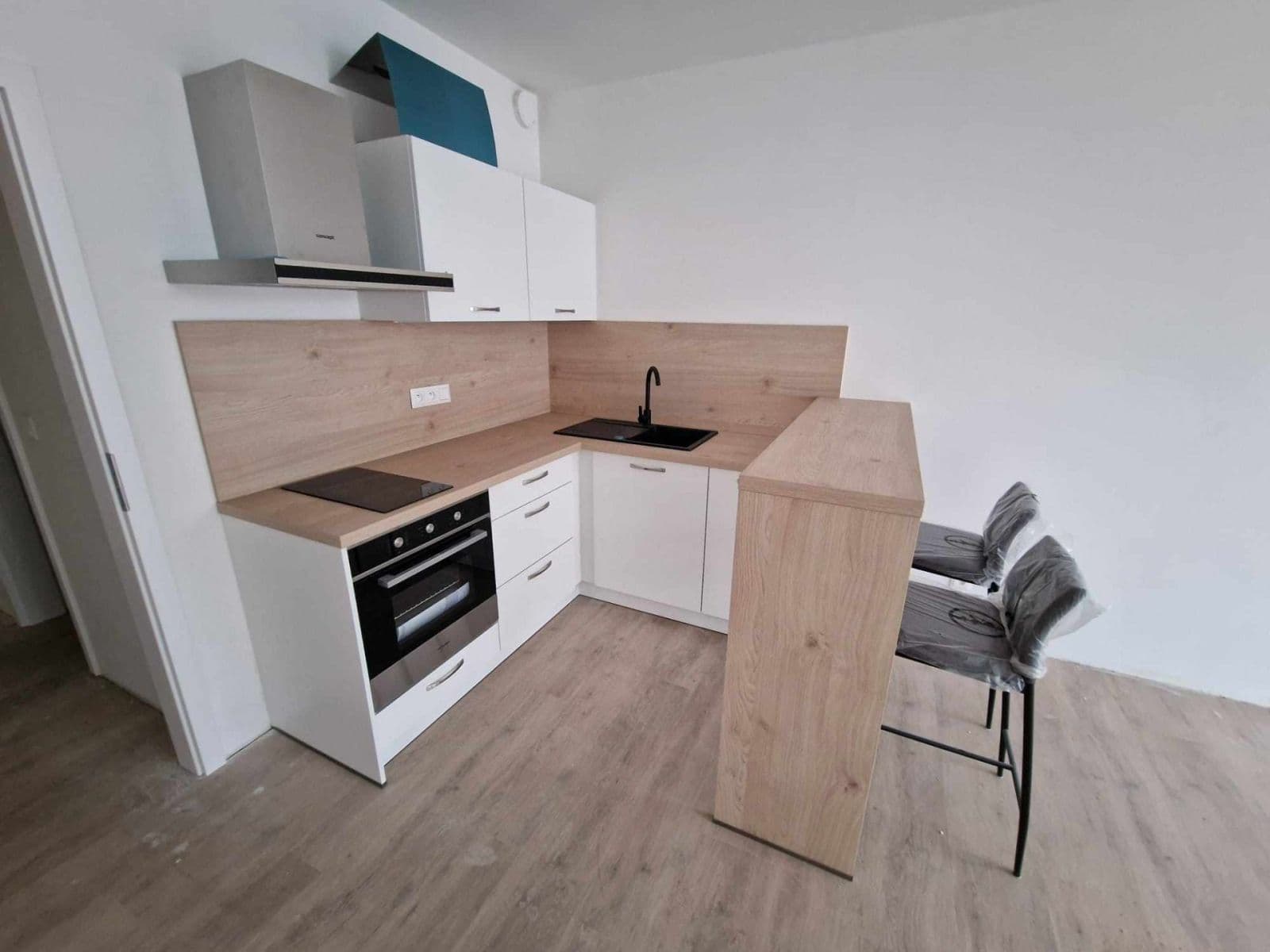 Prenájom bytu 1-izbový 35 m², Aloise Rašína, Olomouc, Olomoucký kraj Prenájom bytu 1-izbový 35 m², Aloise Rašína, Olomouc, Olomoucký kraj