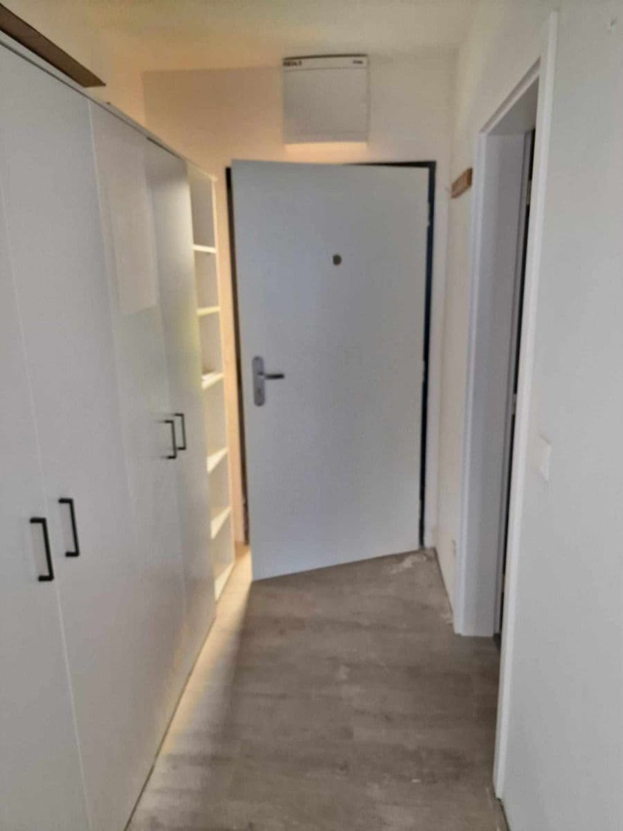 Prenájom bytu 1-izbový 35 m², Aloise Rašína, Olomouc, Olomoucký kraj Prenájom bytu 1-izbový 35 m², Aloise Rašína, Olomouc, Olomoucký kraj