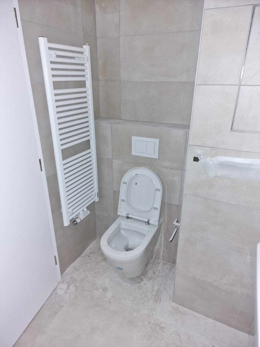 Prenájom bytu 1-izbový 35 m², Aloise Rašína, Olomouc, Olomoucký kraj Prenájom bytu 1-izbový 35 m², Aloise Rašína, Olomouc, Olomoucký kraj