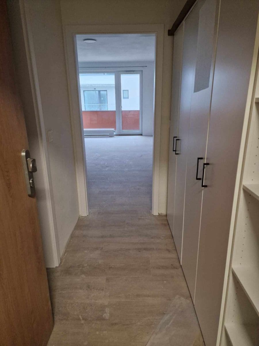 Prenájom bytu 1-izbový 35 m², Aloise Rašína, Olomouc, Olomoucký kraj Prenájom bytu 1-izbový 35 m², Aloise Rašína, Olomouc, Olomoucký kraj