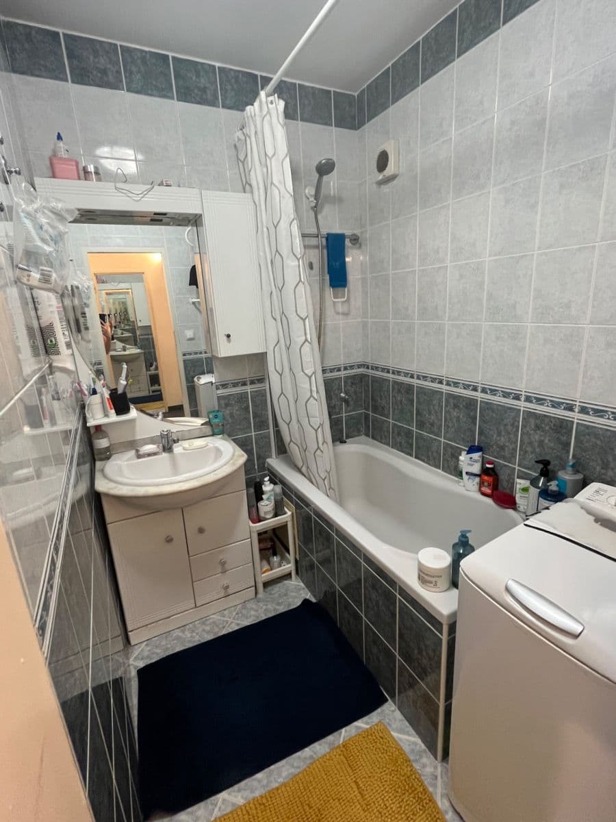 Prenájom bytu 4-izbový 70 m², Doubravická, Praha, Praha Prenájom bytu 4-izbový 70 m², Doubravická, Praha, Praha