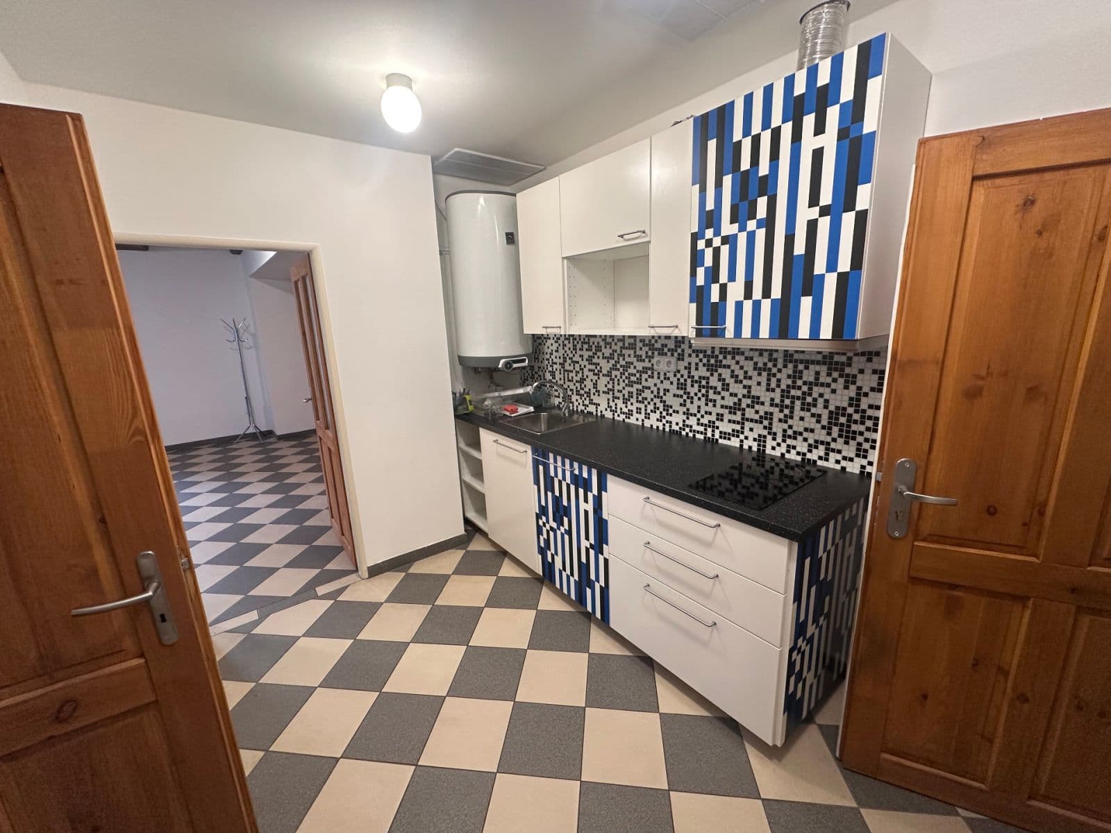 Prenájom nebytového priestoru 70 m², Kafkova, Nová Paka, Královéhradecký kraj Prenájom nebytového priestoru 70 m², Kafkova, Nová Paka, Královéhradecký kraj