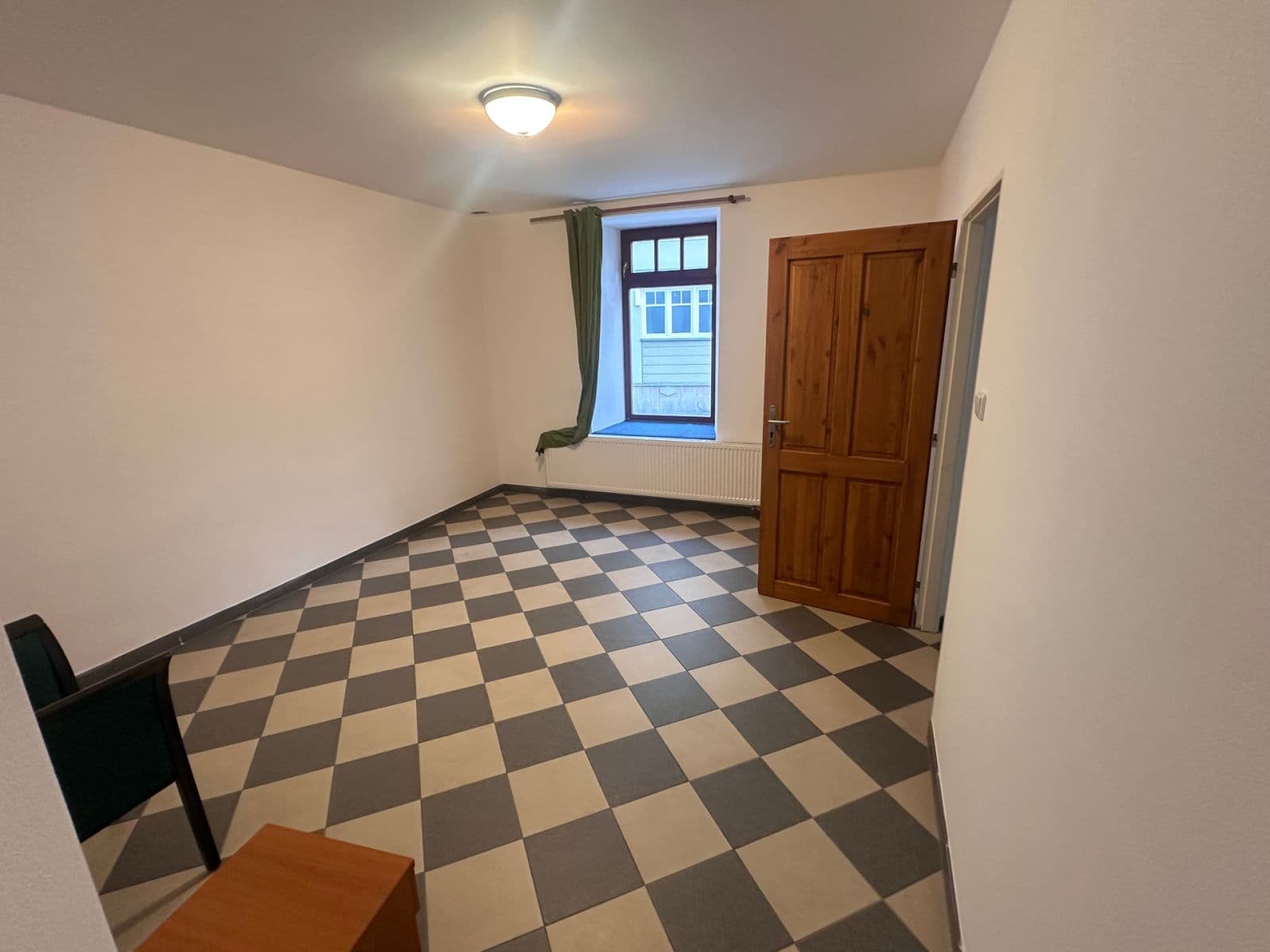 Prenájom nebytového priestoru 70 m², Kafkova, Nová Paka, Královéhradecký kraj Prenájom nebytového priestoru 70 m², Kafkova, Nová Paka, Královéhradecký kraj