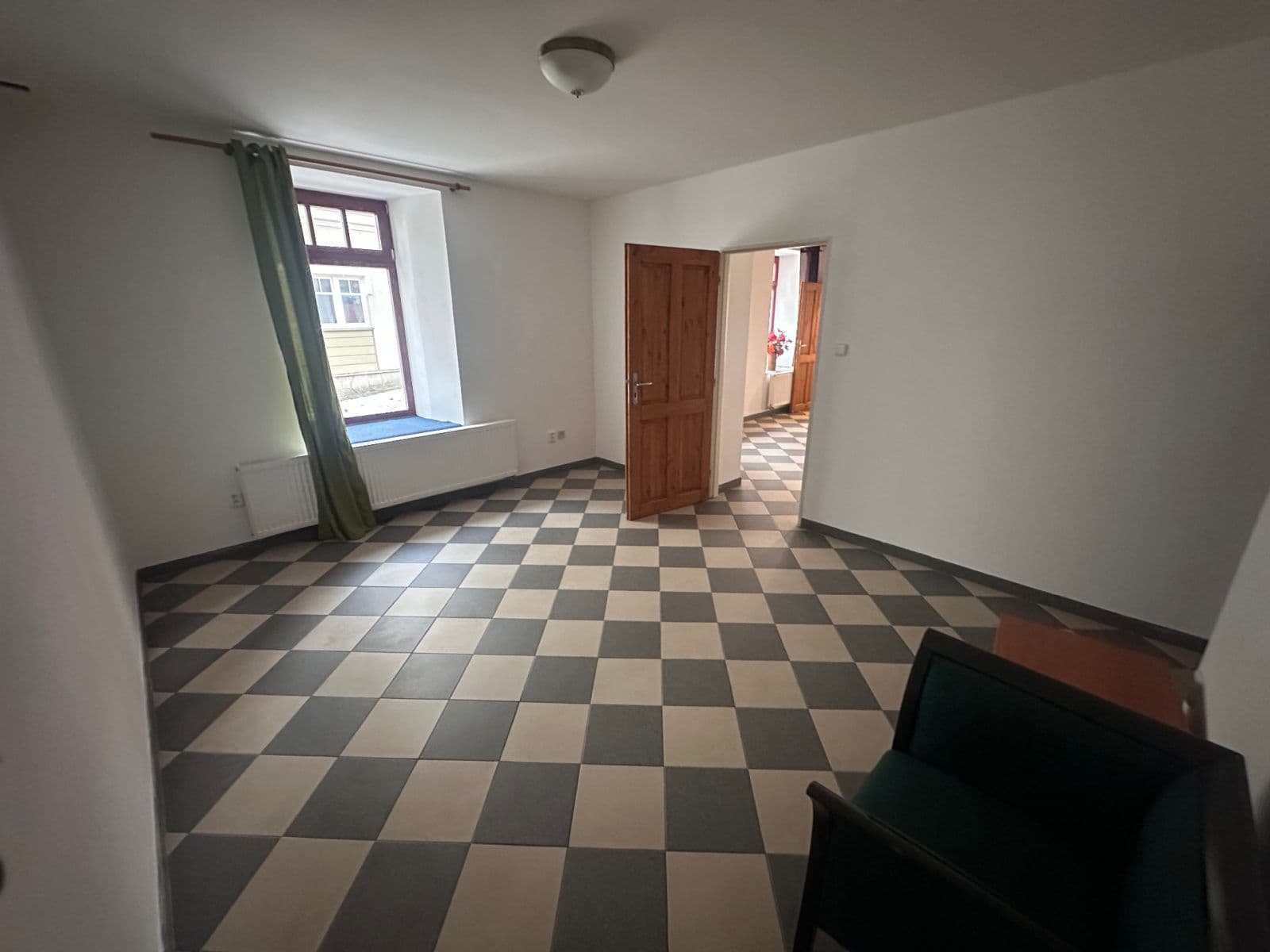 Prenájom nebytového priestoru 70 m², Kafkova, Nová Paka, Královéhradecký kraj Prenájom nebytového priestoru 70 m², Kafkova, Nová Paka, Královéhradecký kraj
