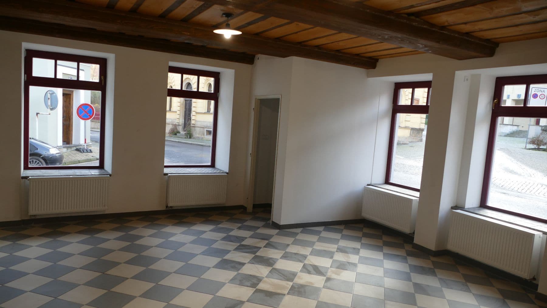 Prenájom nebytového priestoru 70 m², Kafkova, Nová Paka, Královéhradecký kraj Prenájom nebytového priestoru 70 m², Kafkova, Nová Paka, Královéhradecký kraj