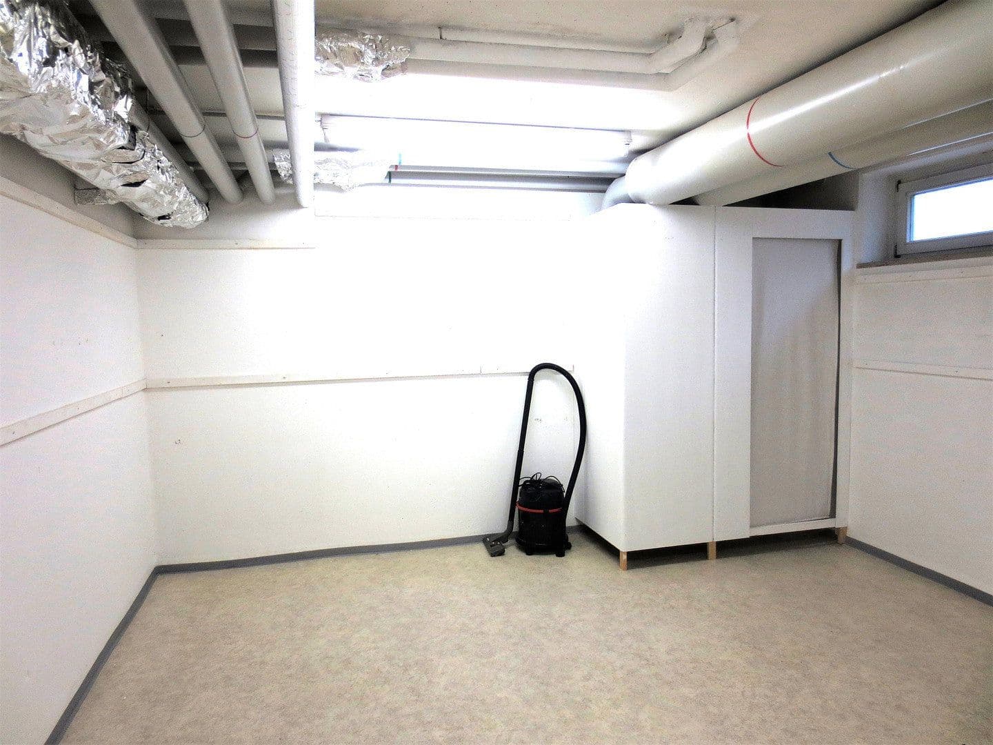 Prenájom nebytového priestoru 36 m², regensburg, Bavorsko Prenájom nebytového priestoru 36 m², regensburg, Bavorsko