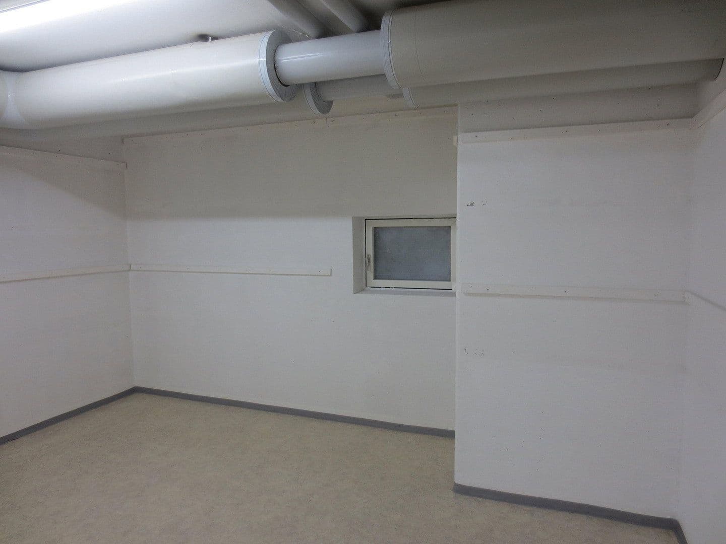 Prenájom nebytového priestoru 36 m², regensburg, Bavorsko Prenájom nebytového priestoru 36 m², regensburg, Bavorsko