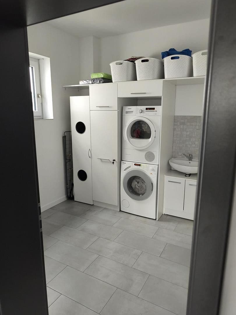 Prenájom nebytového priestoru 1.180 m², Babenhausen, Hesensko Prenájom nebytového priestoru 1.180 m², Babenhausen, Hesensko