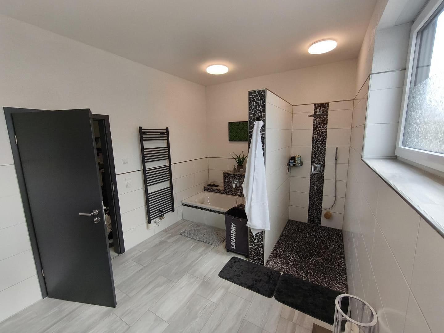 Prenájom nebytového priestoru 1.180 m², Babenhausen, Hesensko Prenájom nebytového priestoru 1.180 m², Babenhausen, Hesensko