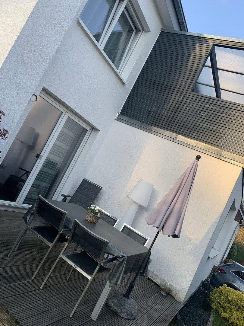 Prenájom domu 173 m², pozemok 521 m², Idstein, Hesensko Prenájom domu 173 m², pozemok 521 m², Idstein, Hesensko