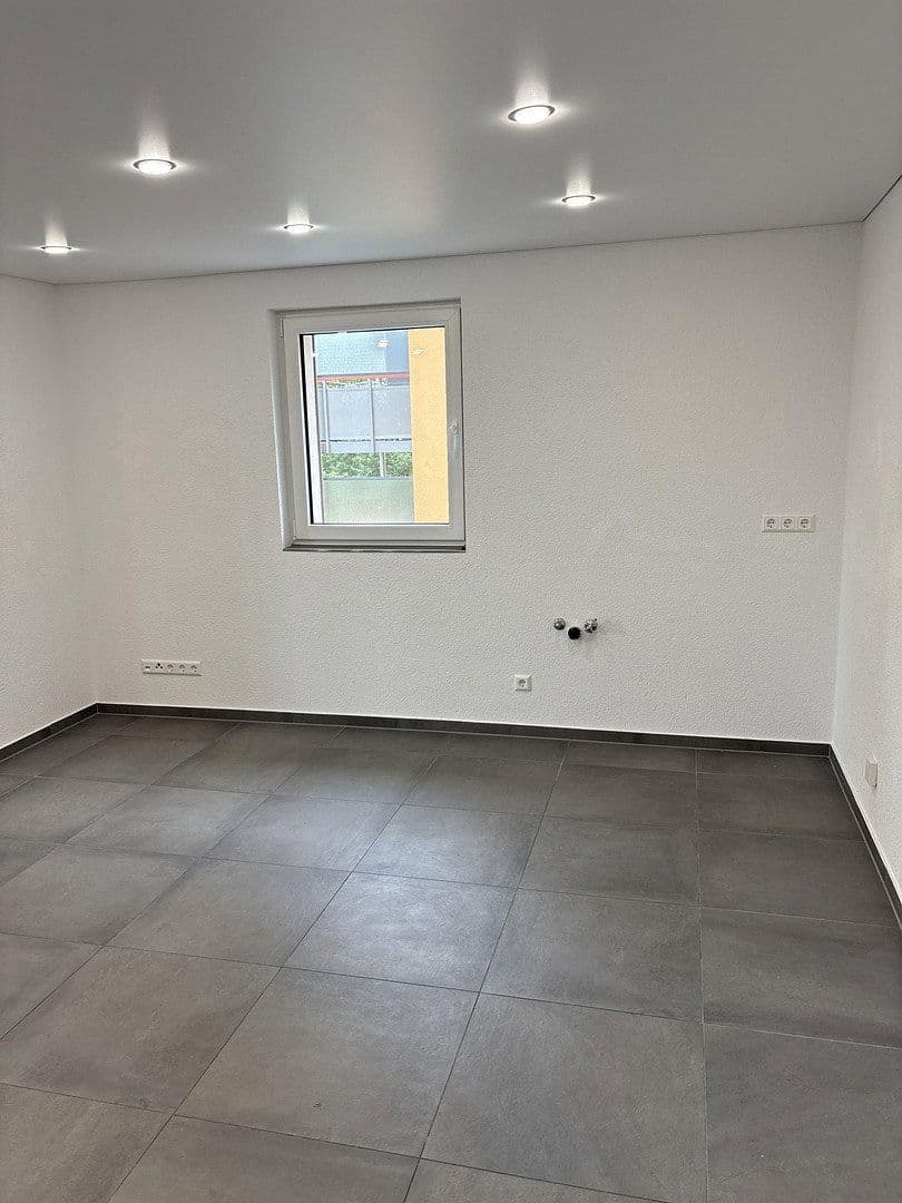 Prenájom bytu 3-izbový 74 m², Senefelder Straße 4, Pforzheim, Bádensko-Wurttembersko Prenájom bytu 3-izbový 74 m², Senefelder Straße 4, Pforzheim, Bádensko-Wurttembersko