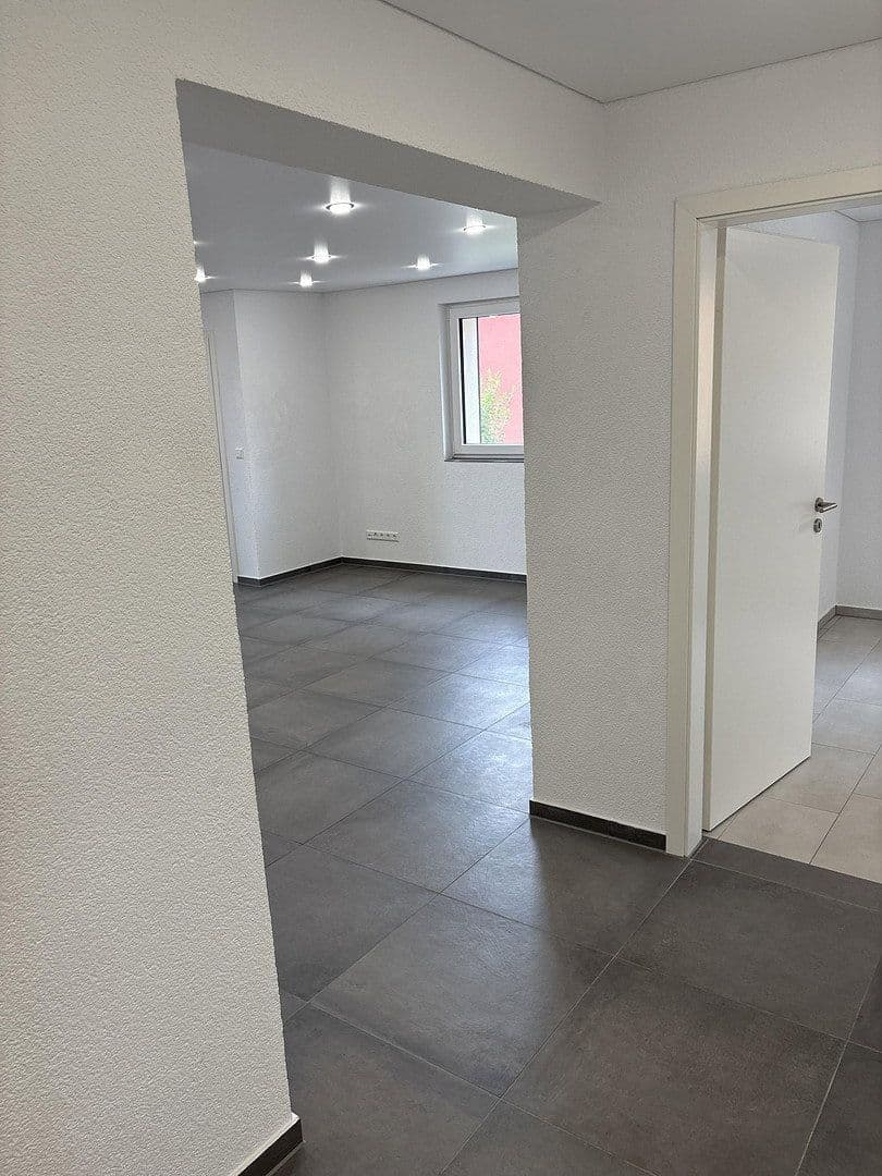 Prenájom bytu 3-izbový 74 m², Senefelder Straße 4, Pforzheim, Bádensko-Wurttembersko Prenájom bytu 3-izbový 74 m², Senefelder Straße 4, Pforzheim, Bádensko-Wurttembersko