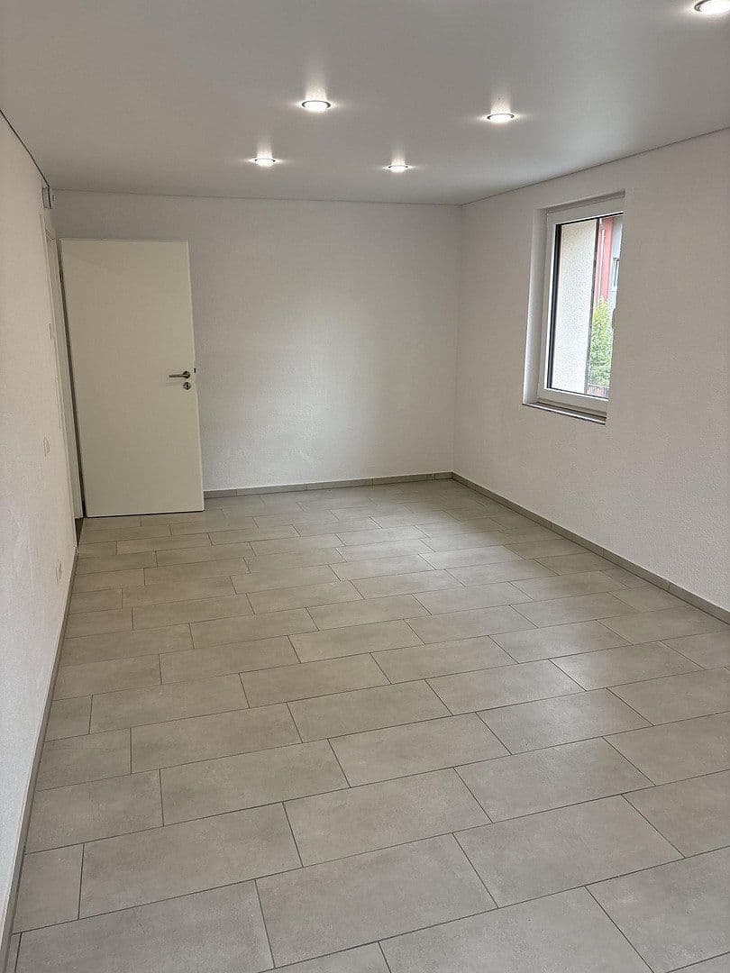 Prenájom bytu 3-izbový 74 m², Senefelder Straße 4, Pforzheim, Bádensko-Wurttembersko Prenájom bytu 3-izbový 74 m², Senefelder Straße 4, Pforzheim, Bádensko-Wurttembersko