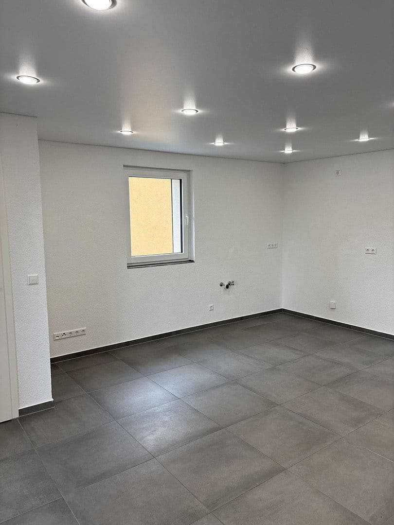Prenájom bytu 3-izbový 74 m², Senefelder Straße 4, Pforzheim, Bádensko-Wurttembersko Prenájom bytu 3-izbový 74 m², Senefelder Straße 4, Pforzheim, Bádensko-Wurttembersko