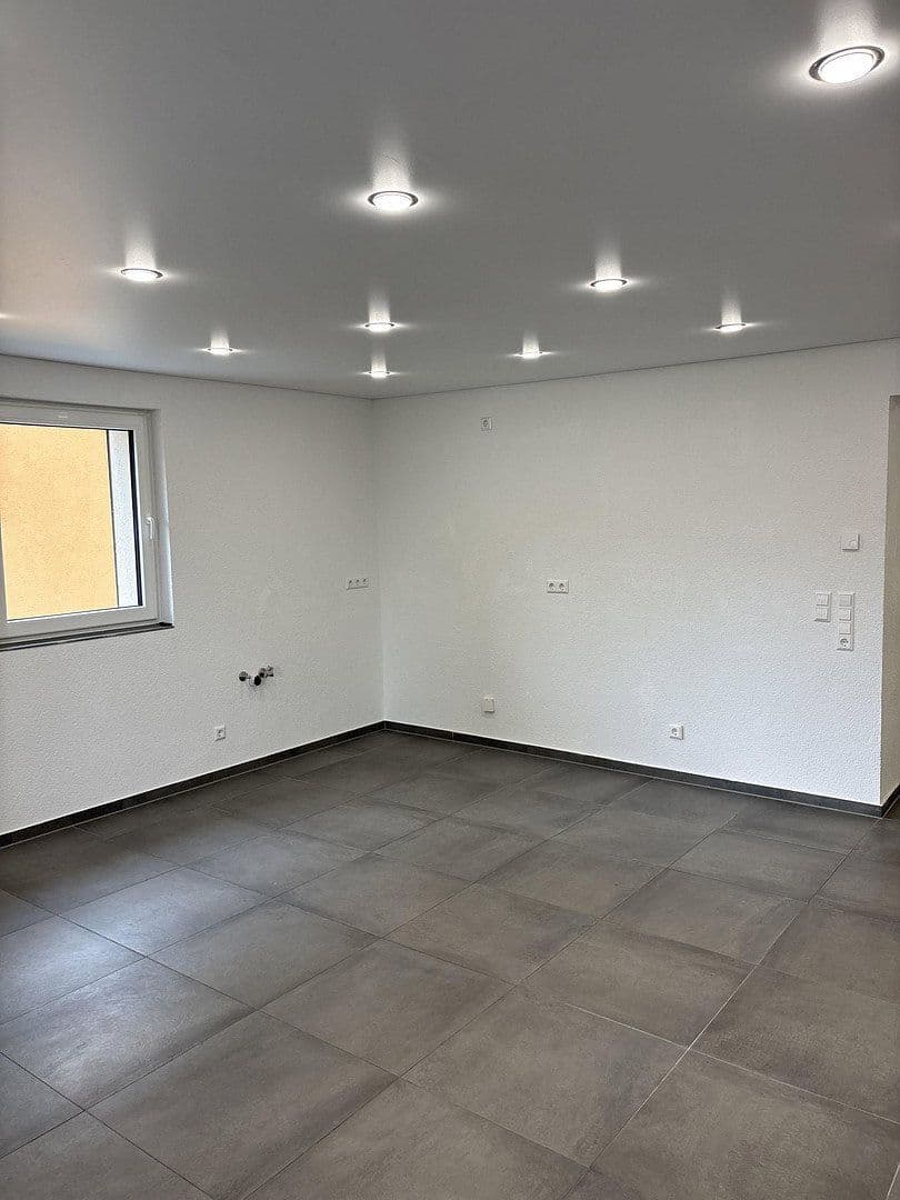 Prenájom bytu 3-izbový 74 m², Senefelder Straße 4, Pforzheim, Bádensko-Wurttembersko Prenájom bytu 3-izbový 74 m², Senefelder Straße 4, Pforzheim, Bádensko-Wurttembersko