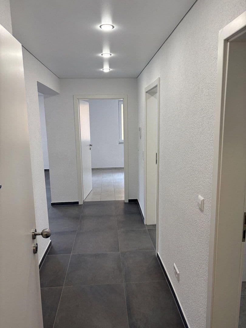 Prenájom bytu 3-izbový 74 m², Senefelder Straße 4, Pforzheim, Bádensko-Wurttembersko Prenájom bytu 3-izbový 74 m², Senefelder Straße 4, Pforzheim, Bádensko-Wurttembersko