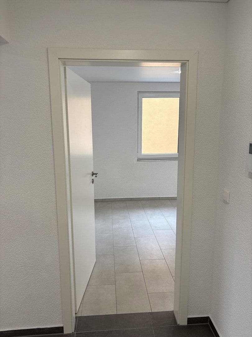 Prenájom bytu 3-izbový 74 m², Senefelder Straße 4, Pforzheim, Bádensko-Wurttembersko Prenájom bytu 3-izbový 74 m², Senefelder Straße 4, Pforzheim, Bádensko-Wurttembersko
