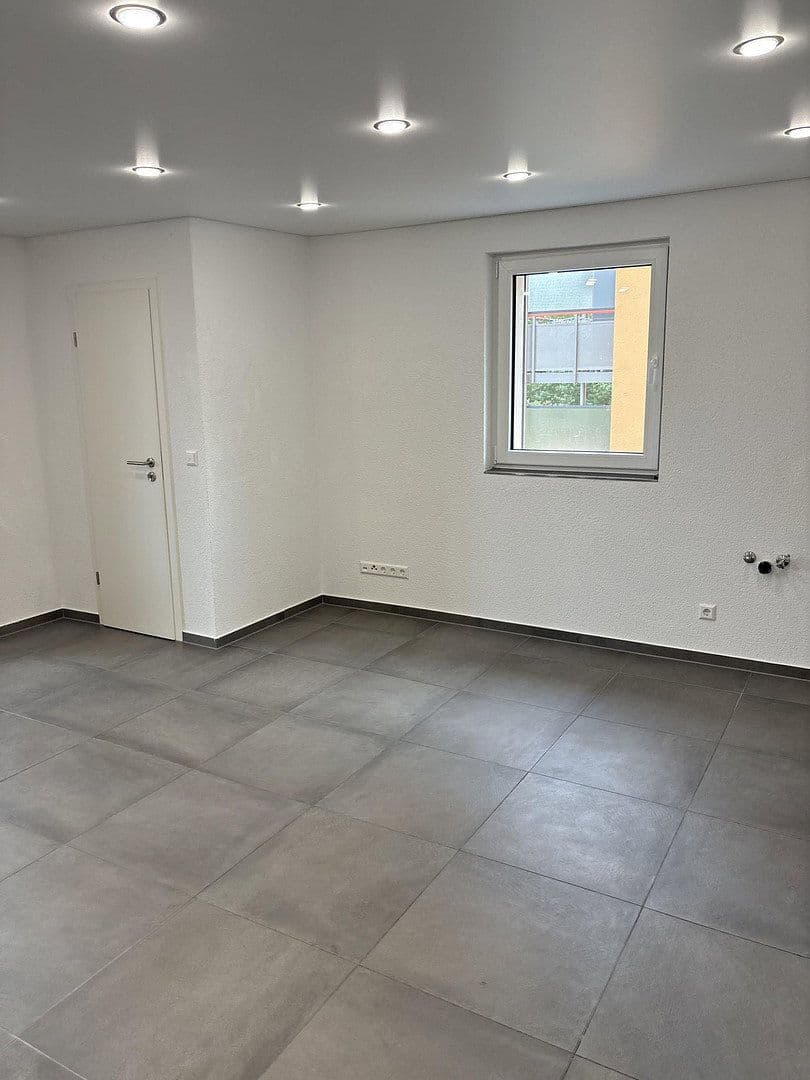 Prenájom bytu 3-izbový 74 m², Senefelder Straße 4, Pforzheim, Bádensko-Wurttembersko Prenájom bytu 3-izbový 74 m², Senefelder Straße 4, Pforzheim, Bádensko-Wurttembersko