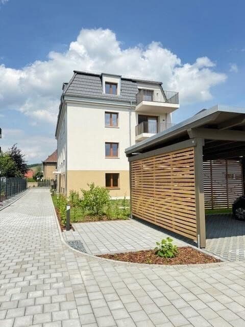 Prenájom bytu 2-izbový 55 m², Kötitzer Str. 41, Radebeul, Sasko Prenájom bytu 2-izbový 55 m², Kötitzer Str. 41, Radebeul, Sasko