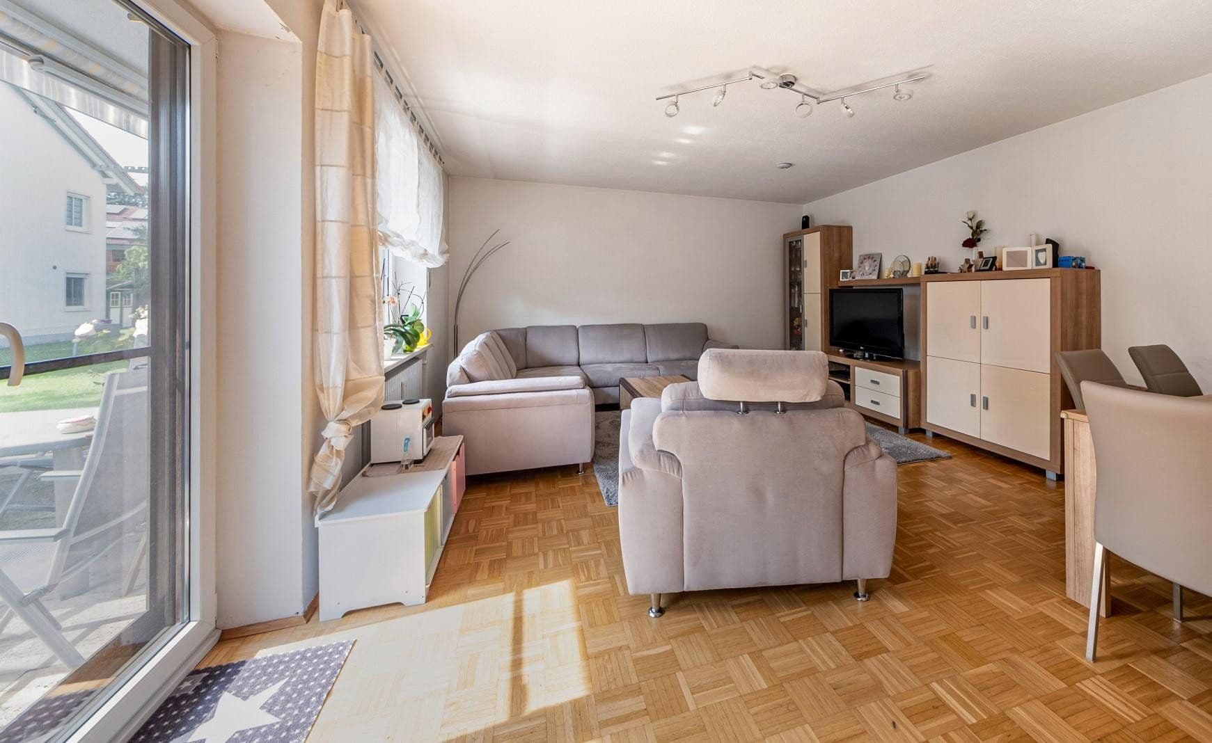 Prenájom bytu 4-izbový 106 m², Pliening, Bavorsko Prenájom bytu 4-izbový 106 m², Pliening, Bavorsko
