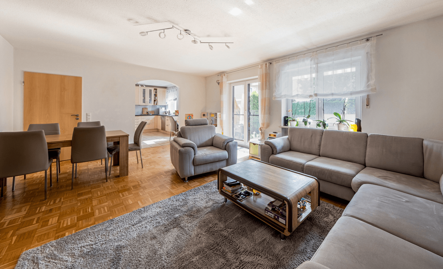 Prenájom bytu 4-izbový 106 m², Pliening, Bavorsko Prenájom bytu 4-izbový 106 m², Pliening, Bavorsko