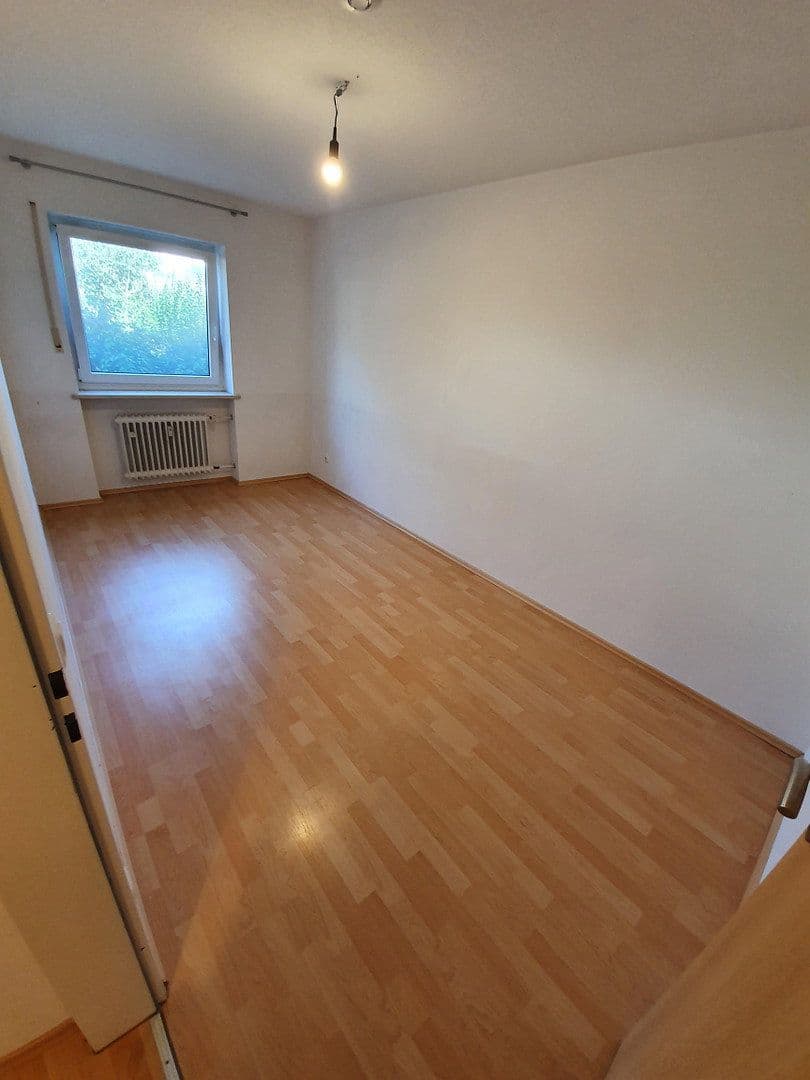 Prenájom bytu 4-izbový 106 m², Pliening, Bavorsko Prenájom bytu 4-izbový 106 m², Pliening, Bavorsko
