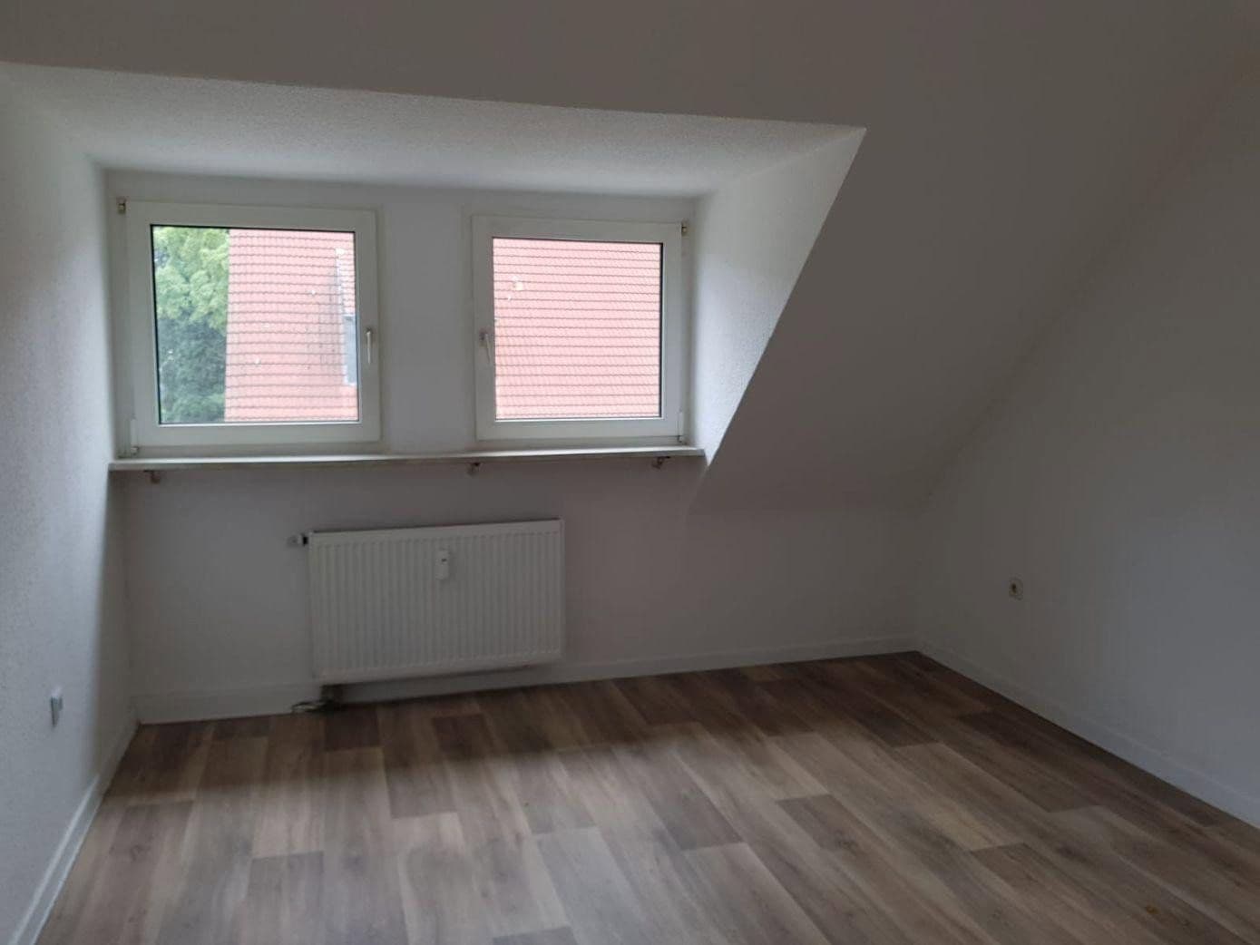 Prenájom bytu 3-izbový 55 m², Odenwaldstraße 16, Oberhausen, Severné Porýnie - Westfálsko Prenájom bytu 3-izbový 55 m², Odenwaldstraße 16, Oberhausen, Severné Porýnie - Westfálsko