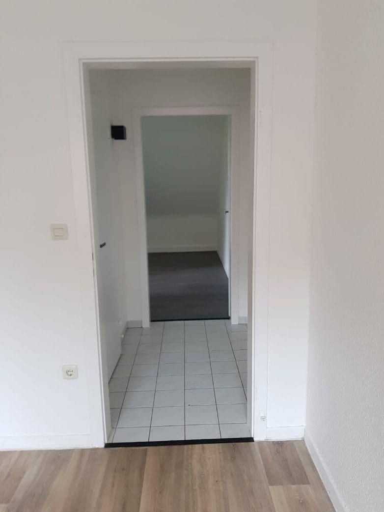 Prenájom bytu 3-izbový 55 m², Odenwaldstraße 16, Oberhausen, Severné Porýnie - Westfálsko Prenájom bytu 3-izbový 55 m², Odenwaldstraße 16, Oberhausen, Severné Porýnie - Westfálsko