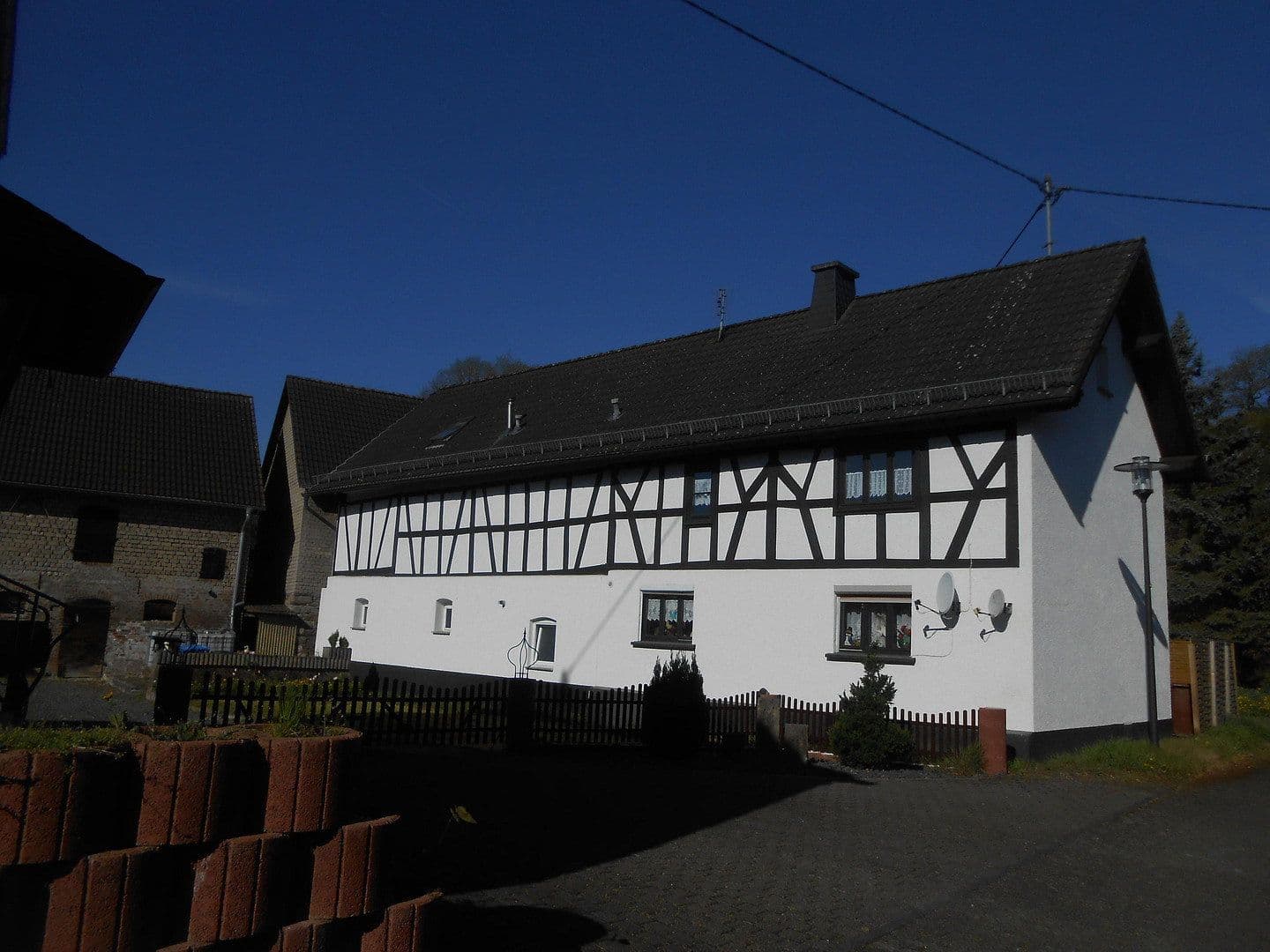 Predaj domu 231 m², pozemok 596 m², Mühlweg 2, Burglahr, Porýnie-Falcko Predaj domu 231 m², pozemok 596 m², Mühlweg 2, Burglahr, Porýnie-Falcko