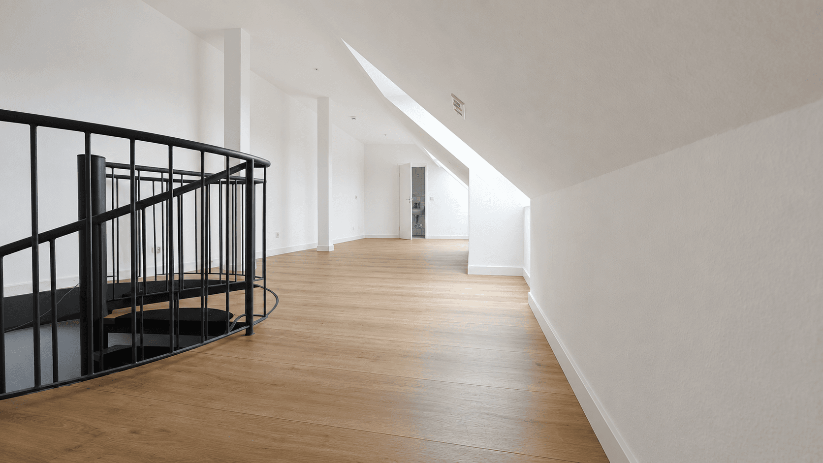 Prenájom bytu 1-izbový 40 m², Schönbachstraße 88, Leipzig, Sasko Prenájom bytu 1-izbový 40 m², Schönbachstraße 88, Leipzig, Sasko