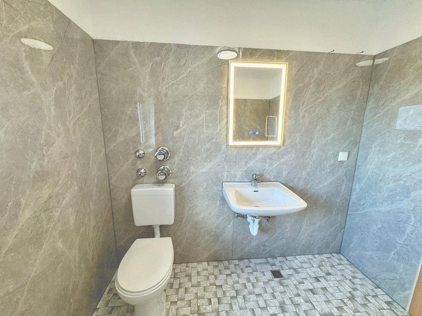 Prenájom bytu 2-izbový 59 m², Wöllstadt, Hesensko Prenájom bytu 2-izbový 59 m², Wöllstadt, Hesensko