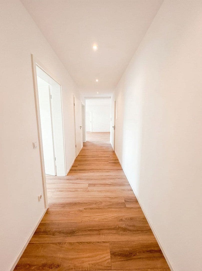 Prenájom bytu 3-izbový 95 m², Jockgrim, Porýnie-Falcko Prenájom bytu 3-izbový 95 m², Jockgrim, Porýnie-Falcko