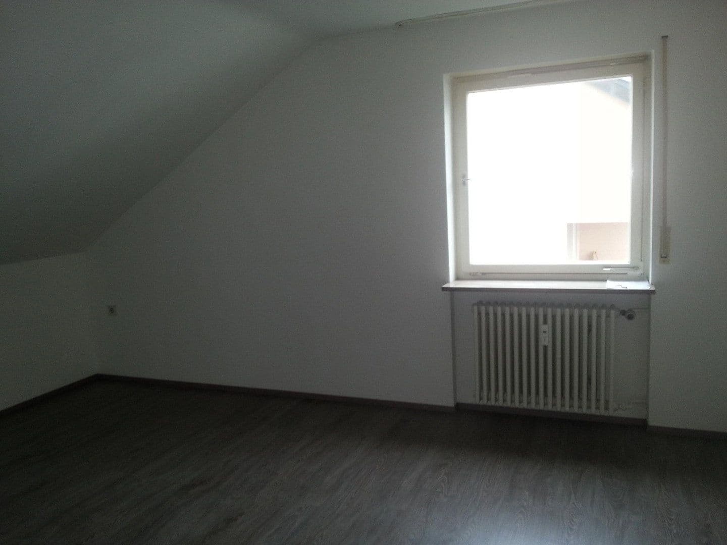 Prenájom bytu 4-izbový 83 m², Walchenseestraße 33, Stuttgart, Bádensko-Wurttembersko Prenájom bytu 4-izbový 83 m², Walchenseestraße 33, Stuttgart, Bádensko-Wurttembersko