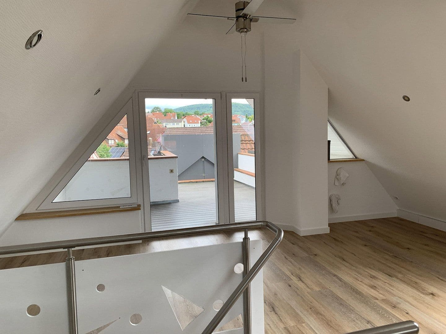 Prenájom bytu 4-izbový 118 m², Eningen unter Achalm, Bádensko-Wurttembersko Prenájom bytu 4-izbový 118 m², Eningen unter Achalm, Bádensko-Wurttembersko