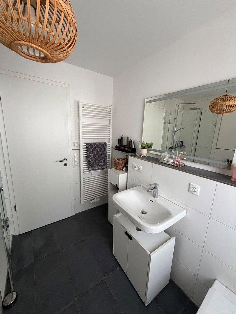 Prenájom bytu 3-izbový 85 m², Amlingstadter Str. 23, Hirschaid, Bavorsko Prenájom bytu 3-izbový 85 m², Amlingstadter Str. 23, Hirschaid, Bavorsko
