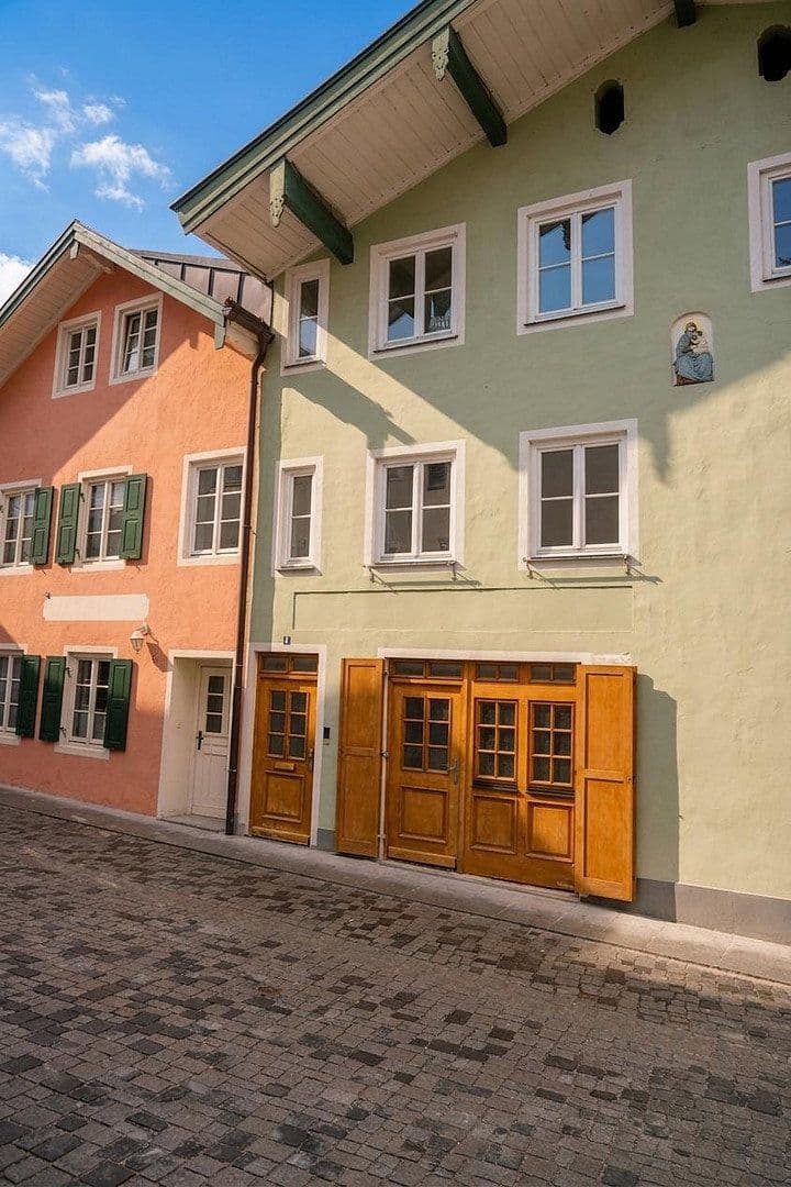Predaj domu 130 m², pozemok 70 m², Jungmayrplatz 4, Bad Tölz, Bavorsko Predaj domu 130 m², pozemok 70 m², Jungmayrplatz 4, Bad Tölz, Bavorsko