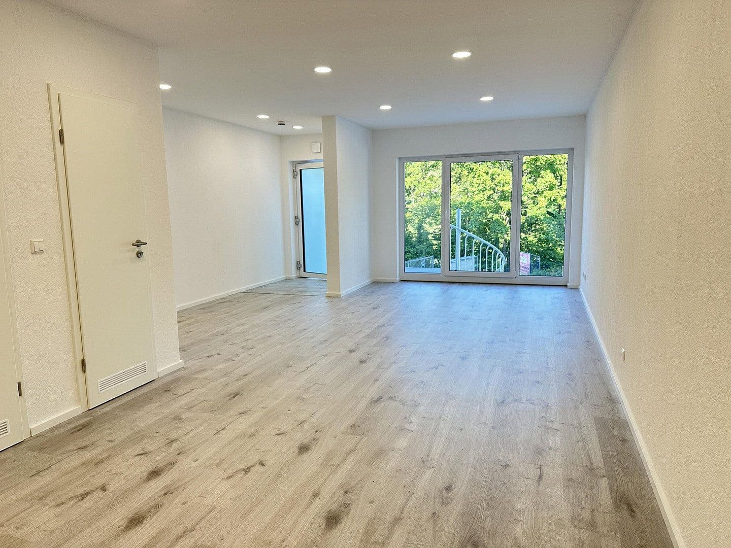 Prenájom bytu 3-izbový 86 m², Fichtestr. 40, Singen (Hohentwiel), Bádensko-Wurttembersko Prenájom bytu 3-izbový 86 m², Fichtestr. 40, Singen (Hohentwiel), Bádensko-Wurttembersko