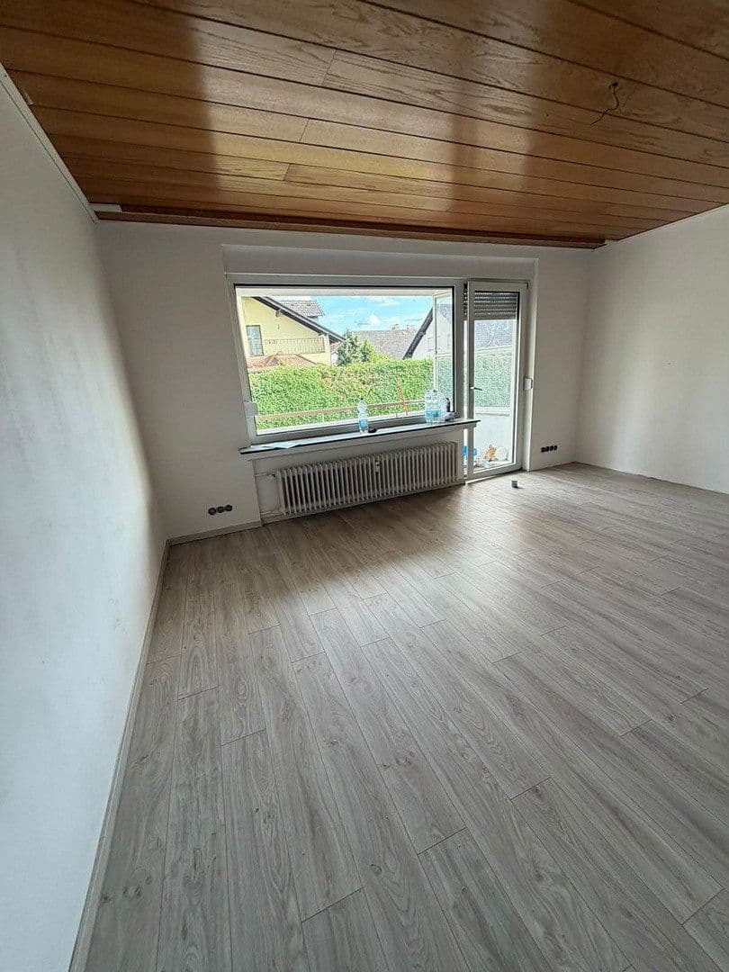 Prenájom bytu 4-izbový 90 m², Großkrotzenburg, Hesensko Prenájom bytu 4-izbový 90 m², Großkrotzenburg, Hesensko