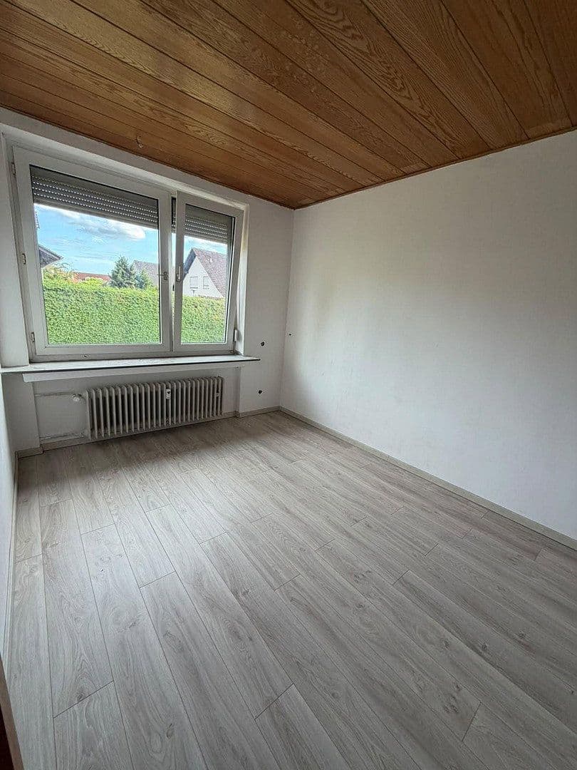 Prenájom bytu 4-izbový 90 m², Großkrotzenburg, Hesensko Prenájom bytu 4-izbový 90 m², Großkrotzenburg, Hesensko