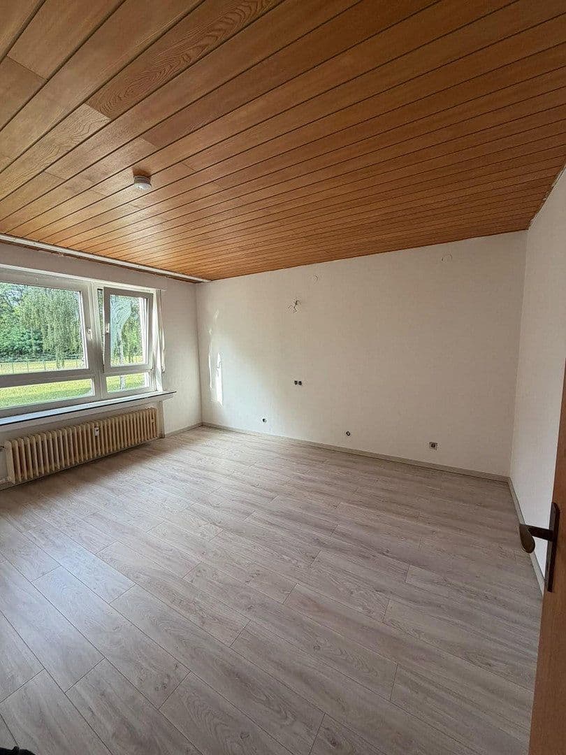 Prenájom bytu 4-izbový 90 m², Großkrotzenburg, Hesensko Prenájom bytu 4-izbový 90 m², Großkrotzenburg, Hesensko