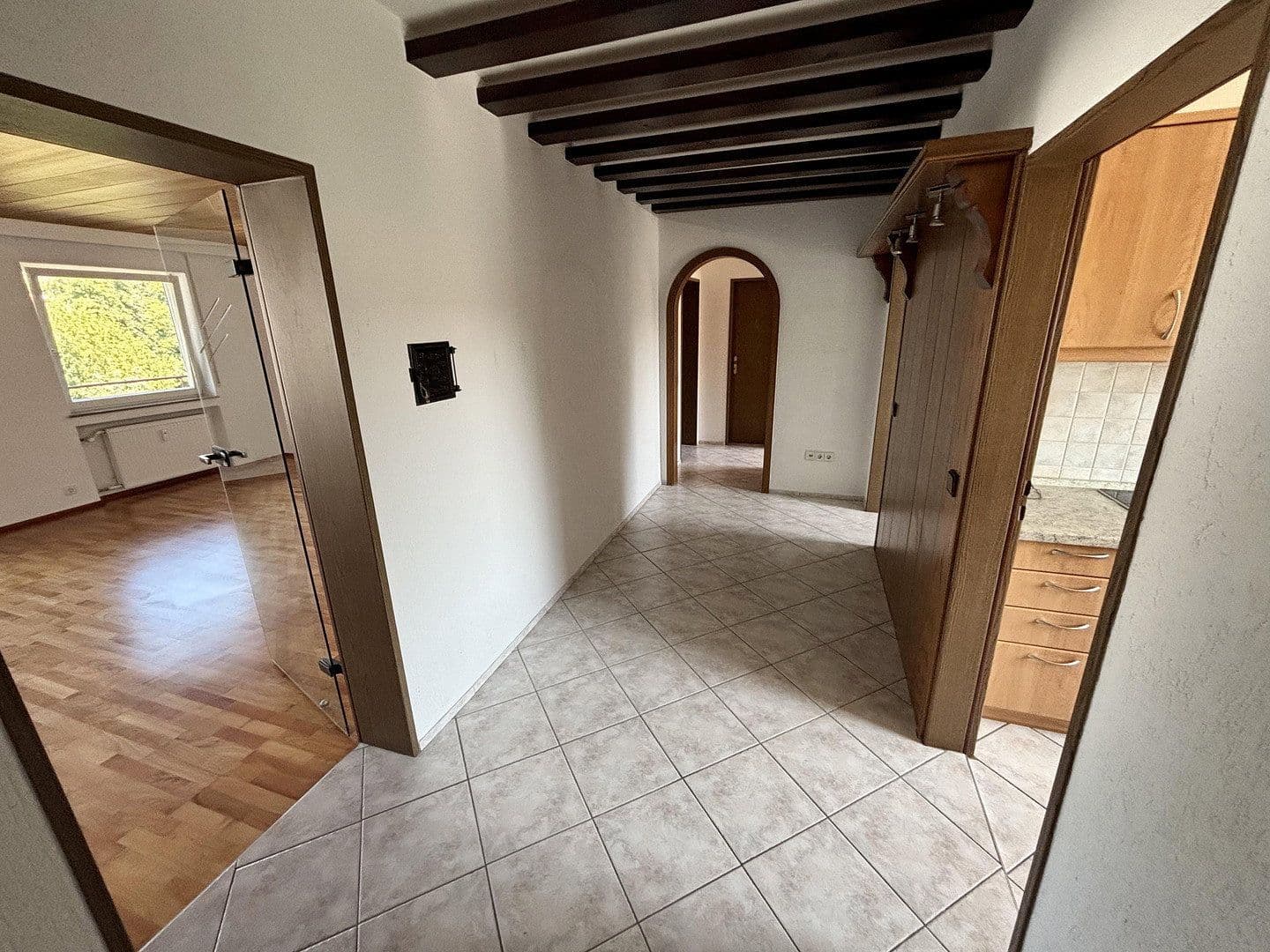 Prenájom bytu 3-izbový 95 m², Singen (Hohentwiel), Bádensko-Wurttembersko Prenájom bytu 3-izbový 95 m², Singen (Hohentwiel), Bádensko-Wurttembersko