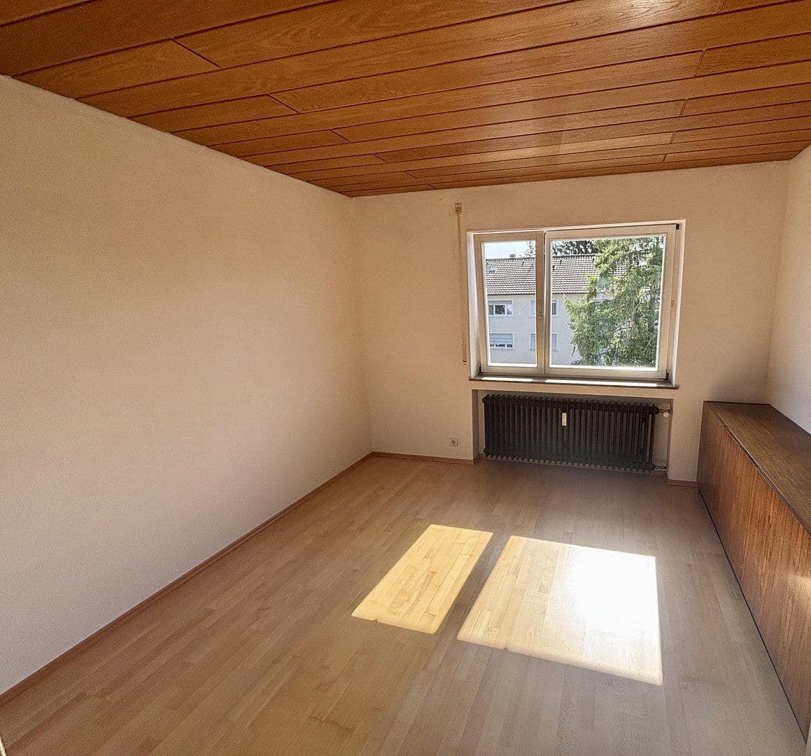 Prenájom bytu 3-izbový 95 m², Singen (Hohentwiel), Bádensko-Wurttembersko Prenájom bytu 3-izbový 95 m², Singen (Hohentwiel), Bádensko-Wurttembersko