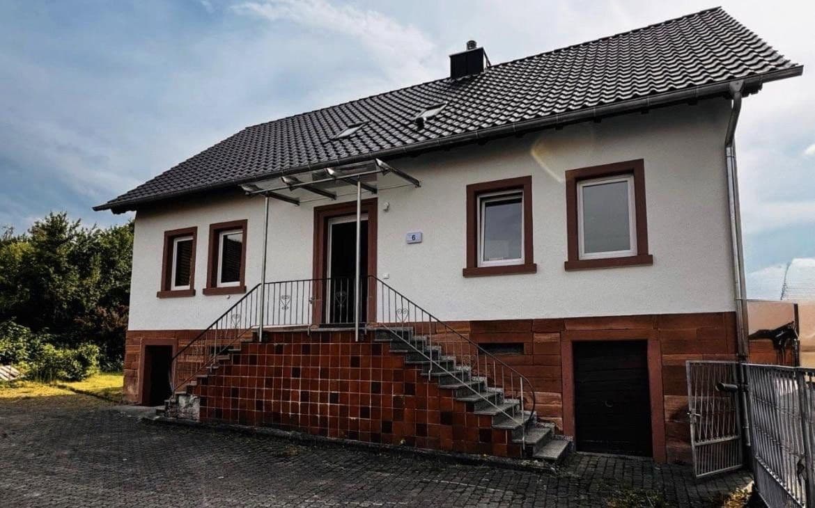 Prenájom domu 140 m², pozemok 600 m², Kirchstr. 6, Kleinkahl, Bavorsko Prenájom domu 140 m², pozemok 600 m², Kirchstr. 6, Kleinkahl, Bavorsko