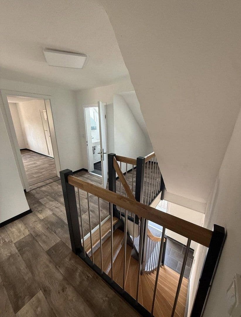 Prenájom domu 140 m², pozemok 600 m², Kirchstr. 6, Kleinkahl, Bavorsko Prenájom domu 140 m², pozemok 600 m², Kirchstr. 6, Kleinkahl, Bavorsko