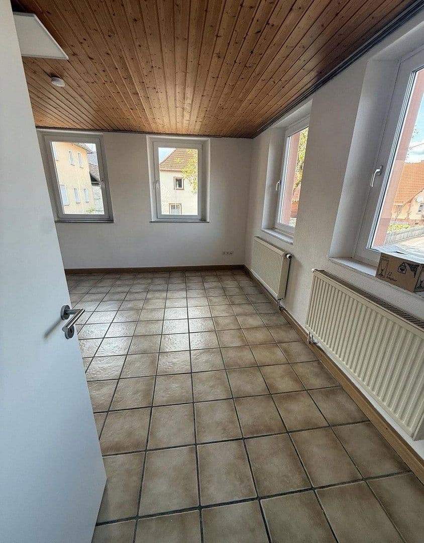 Prenájom domu 140 m², pozemok 600 m², Kirchstr. 6, Kleinkahl, Bavorsko Prenájom domu 140 m², pozemok 600 m², Kirchstr. 6, Kleinkahl, Bavorsko