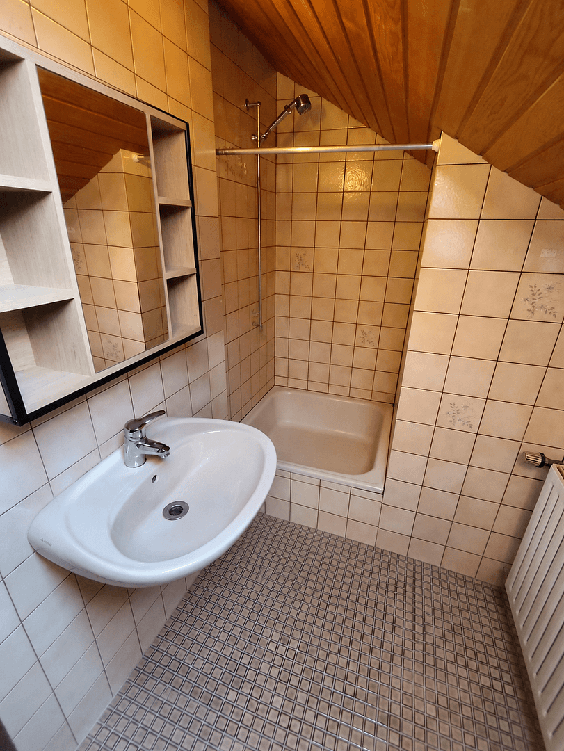 Prenájom bytu 1-izbový 44 m², Leverkusen, Severné Porýnie - Westfálsko Prenájom bytu 1-izbový 44 m², Leverkusen, Severné Porýnie - Westfálsko