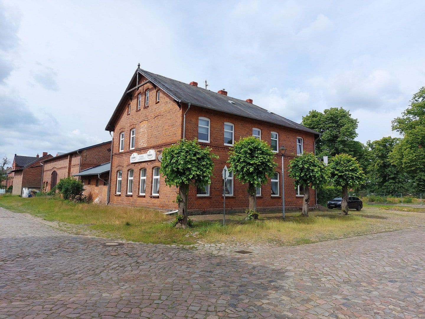 Predaj domu 250 m², pozemok 1.858 m², Eldena, Meklenbursko-Predpomoransko Predaj domu 250 m², pozemok 1.858 m², Eldena, Meklenbursko-Predpomoransko