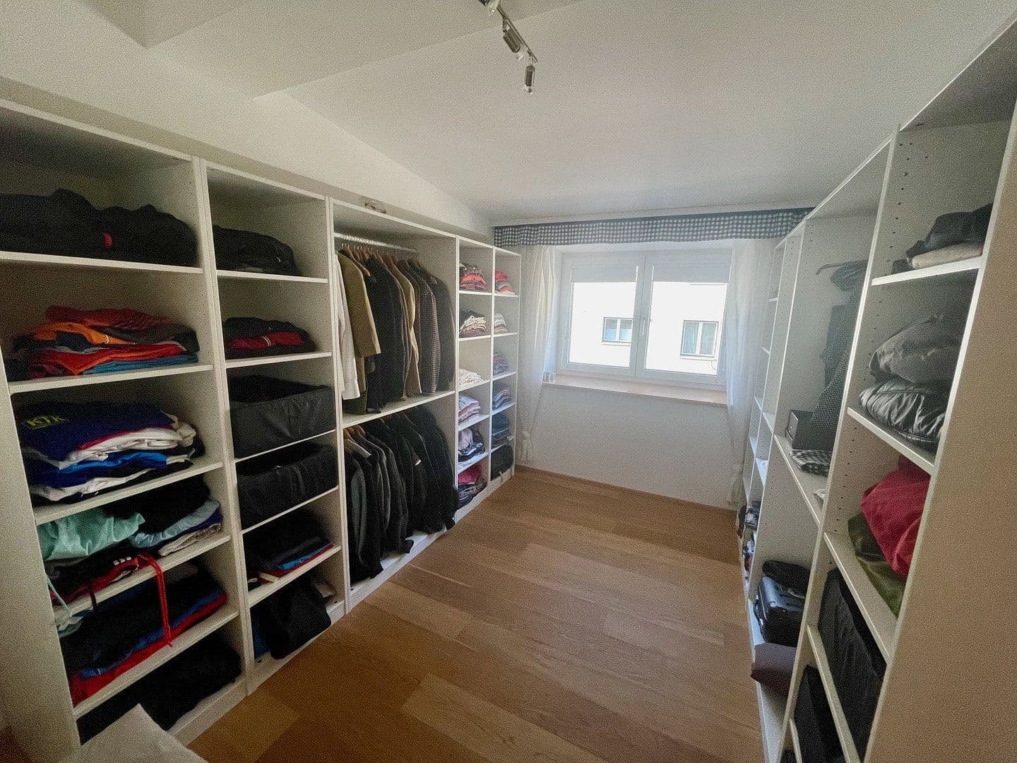Prenájom bytu 4-izbový 150 m², Kasernstraße 19a, Krems an der Donau, Dolné Rakúsko Prenájom bytu 4-izbový 150 m², Kasernstraße 19a, Krems an der Donau, Dolné Rakúsko