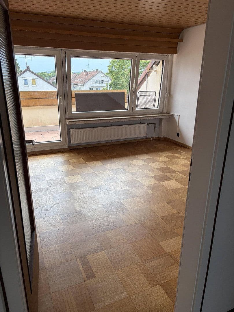 Prenájom bytu 3-izbový 90 m², Stuttgart, Bádensko-Wurttembersko Prenájom bytu 3-izbový 90 m², Stuttgart, Bádensko-Wurttembersko